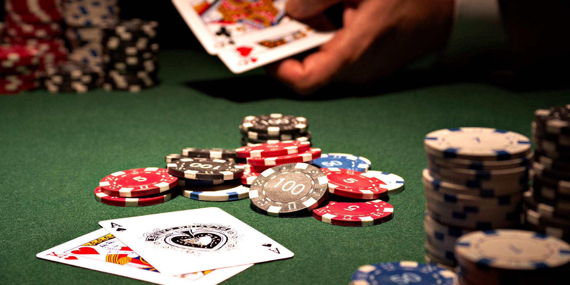 Winning at Your Fingertips: Online Poker Betting Strategies