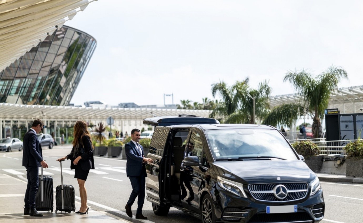 What Mistakes Should You Avoid When Booking Airport Taxis?